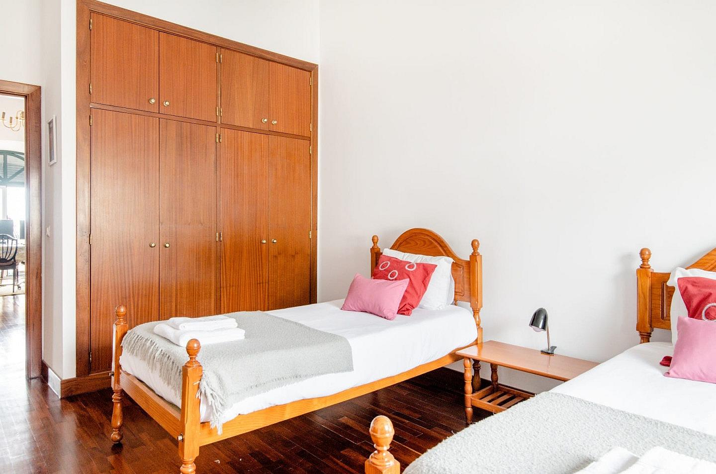 Private Room With Private Out-Suite Bathroom  -  Bright Apt. w/ Coworking + Terrace  - Gallery -  38