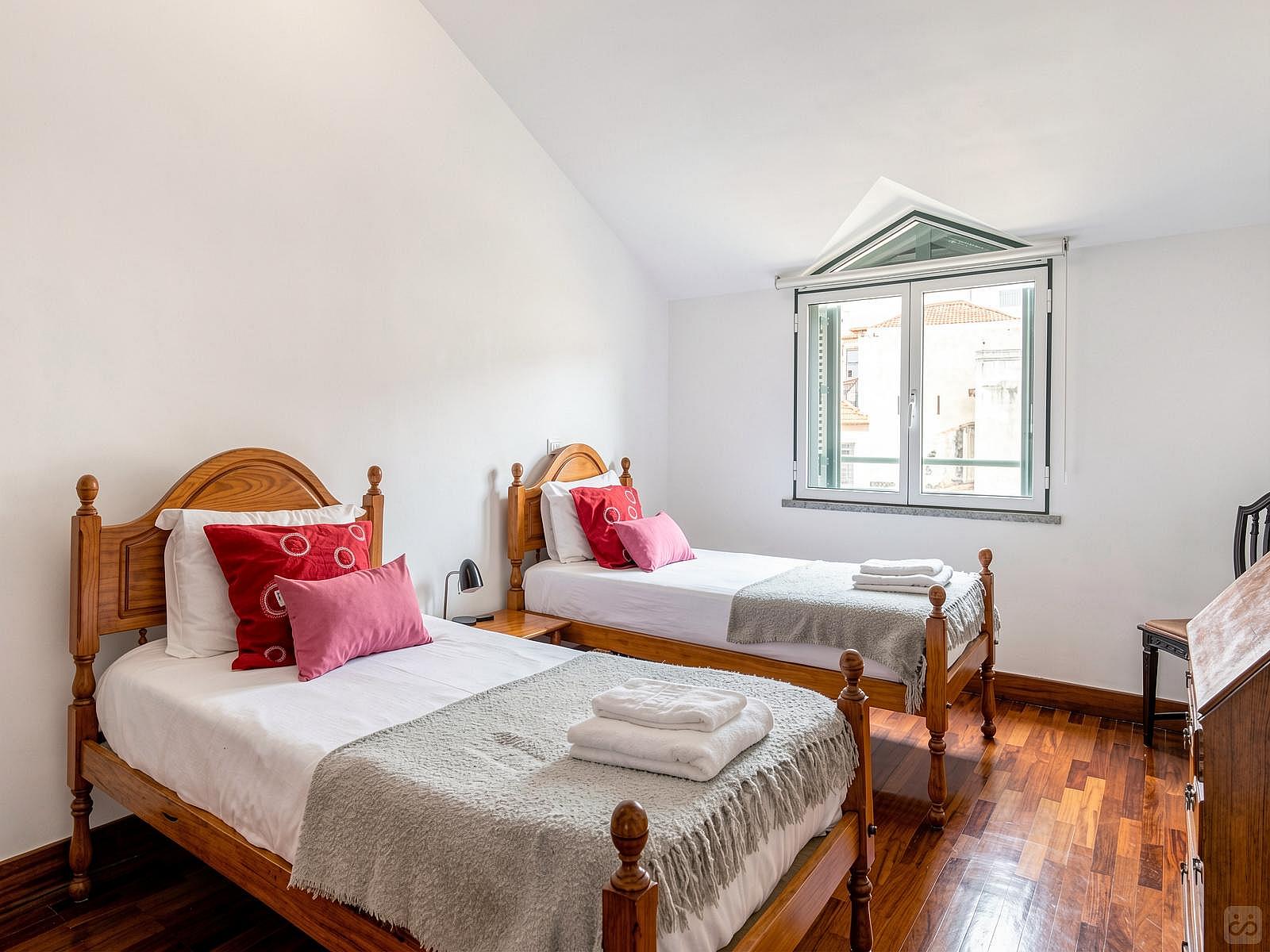  Private Room With Private Out-Suite Bathroom  -  Bright Apt. w/ Coworking + Terrace  - Gallery -  60