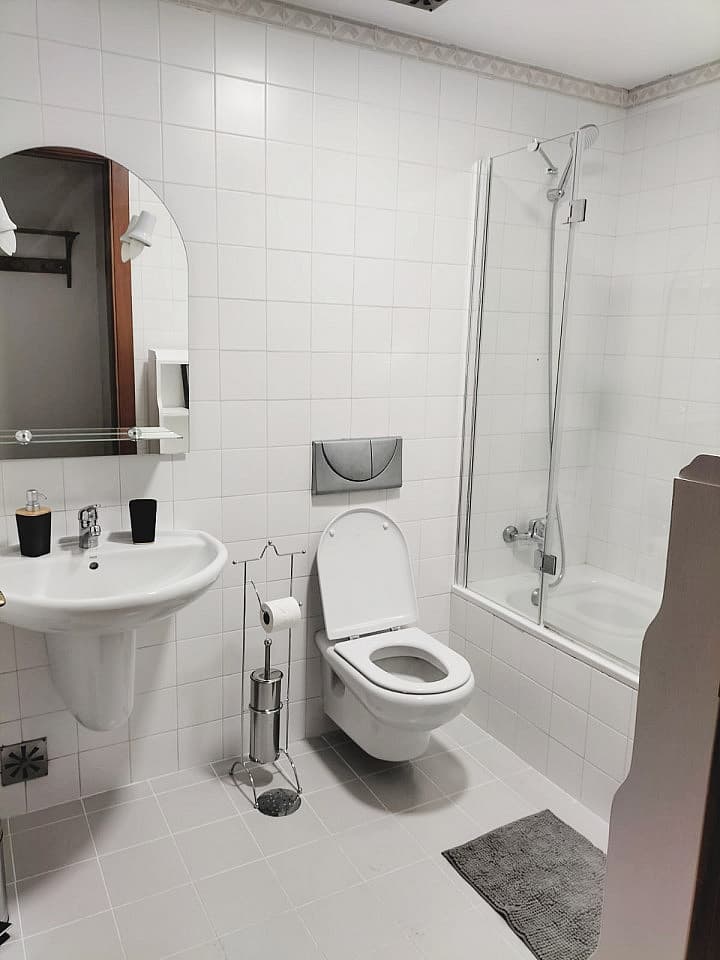  Private Room With Private Out-Suite Bathroom  -  Bright Apt. w/ Coworking + Terrace  - Gallery -  35