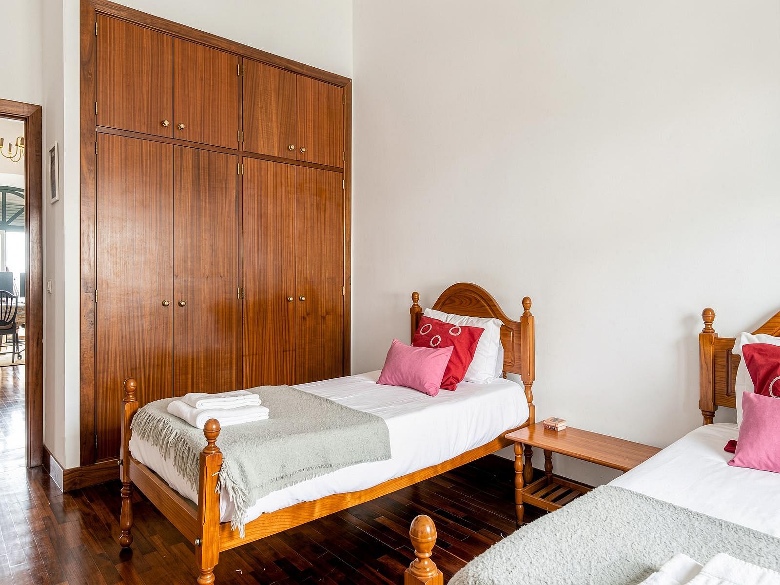  Private Room With Private Out-Suite Bathroom  -  Bright Apt. w/ Coworking + Terrace  - Gallery -  58