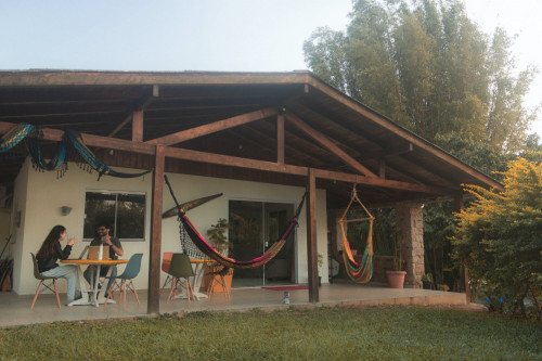 Comfortable Vibrant House w/ Coworking + Outdoor Areas + River deck