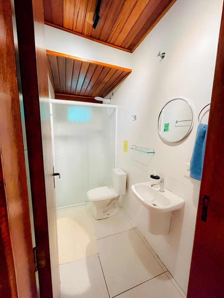  Private Ensuite  -  Comfortable Vibrant House w/ Coworking + Outdoor Areas + River deck  - Gallery -  13