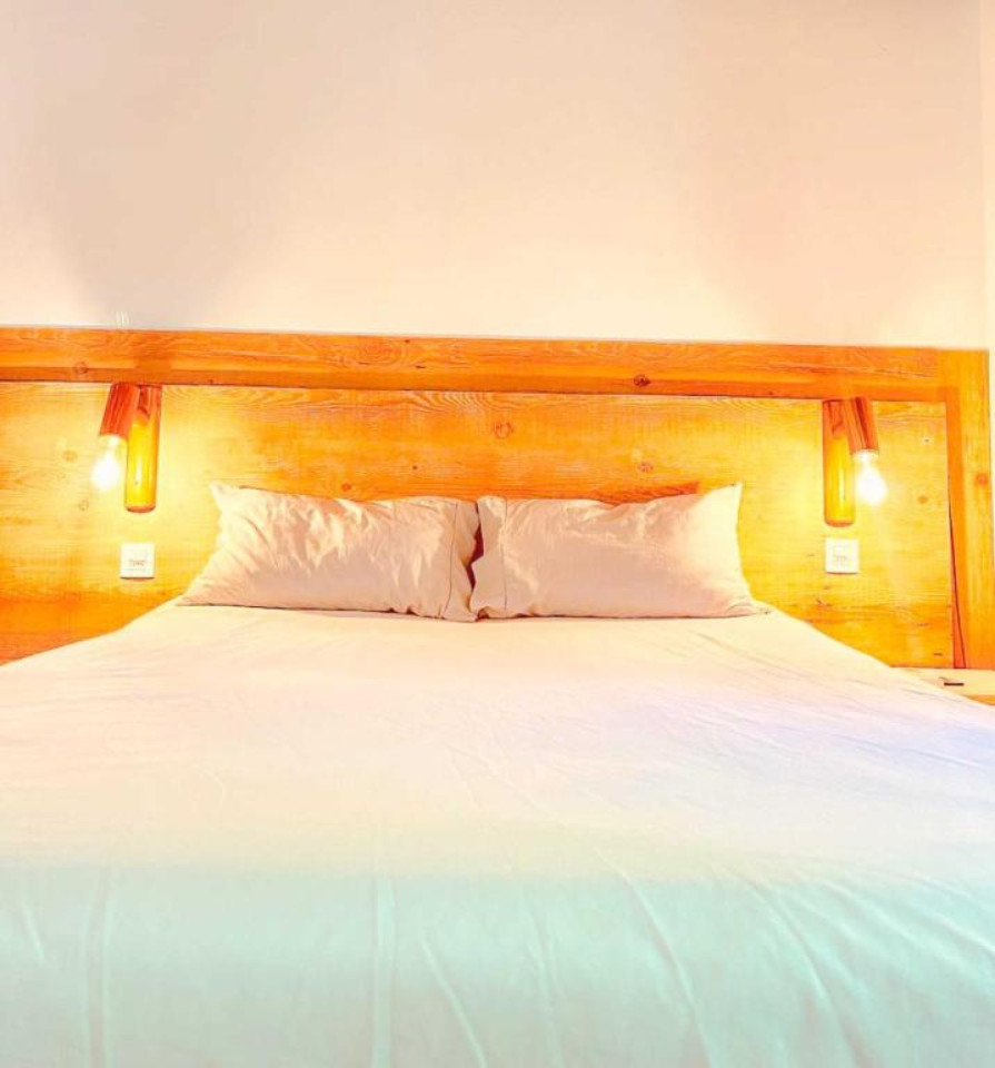  Private Ensuite  -  Comfortable Vibrant House w/ Coworking + Outdoor Areas + River deck  - Gallery -  11