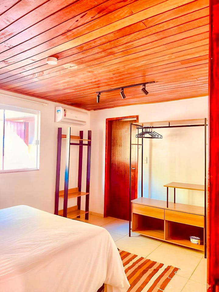  Private Ensuite  -  Comfortable Vibrant House w/ Coworking + Outdoor Areas + River deck  - Gallery -  9