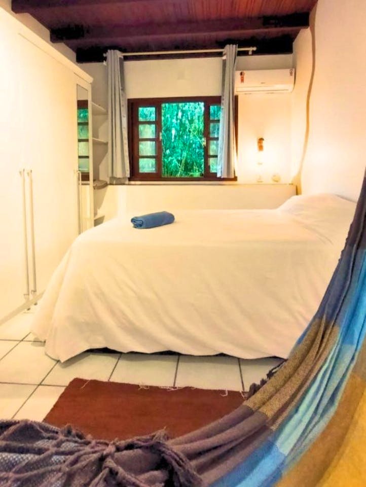  Double Room  -  Comfortable Vibrant House w/ Coworking + Outdoor Areas + River deck  - Gallery -  9