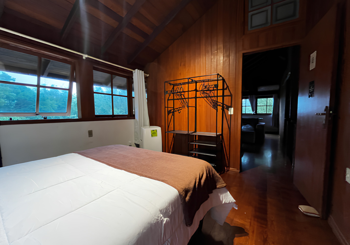  Double Room  -  Comfortable Vibrant House w/ Coworking + Outdoor Areas + River deck  - Gallery -  21