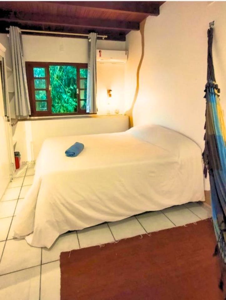  Double Room  -  Comfortable Vibrant House w/ Coworking + Outdoor Areas + River deck  - Gallery -  8