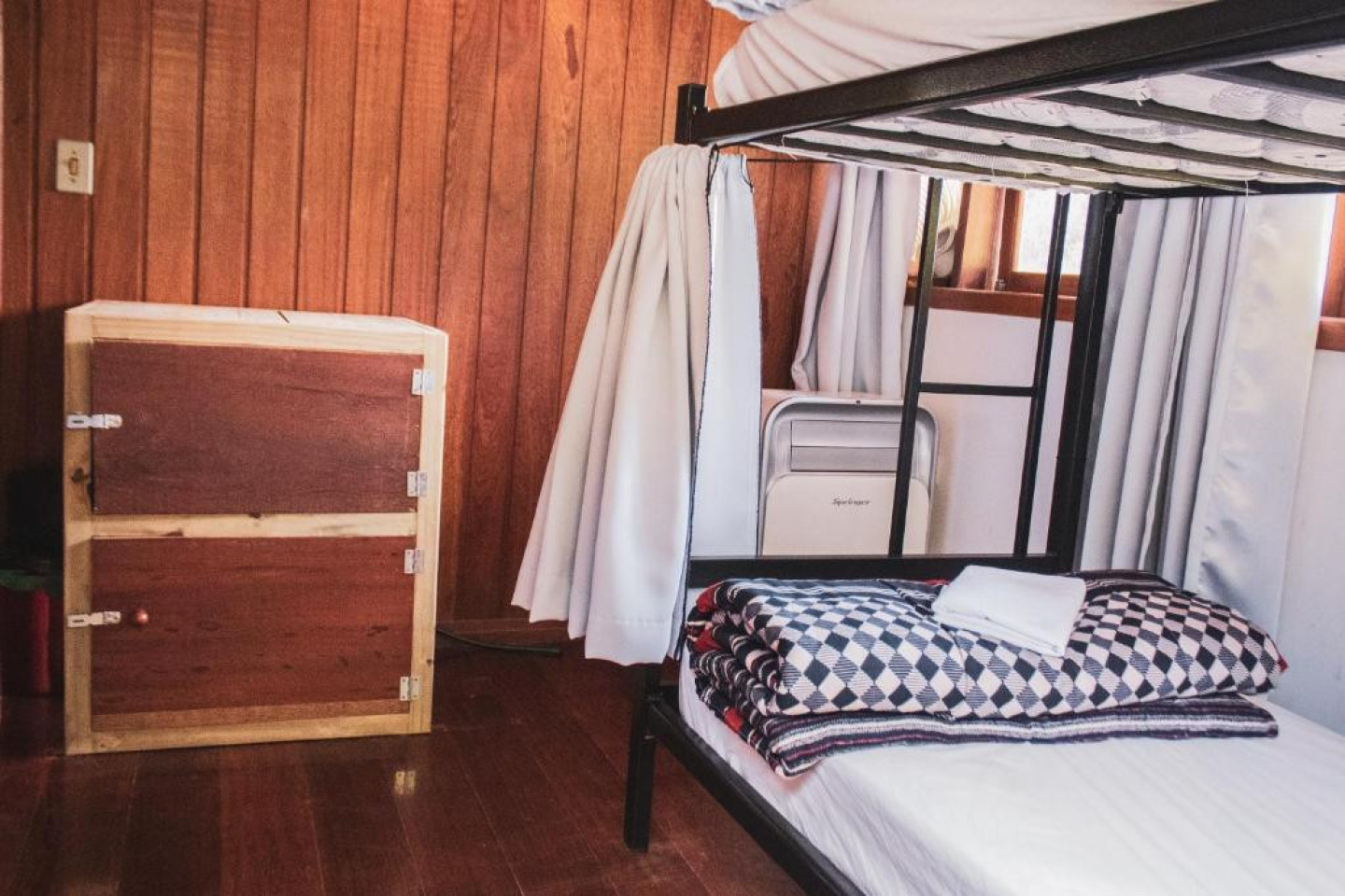 Female Shared Room  -  Comfortable Vibrant House w/ Coworking + Outdoor Areas + River deck  - Gallery -  14