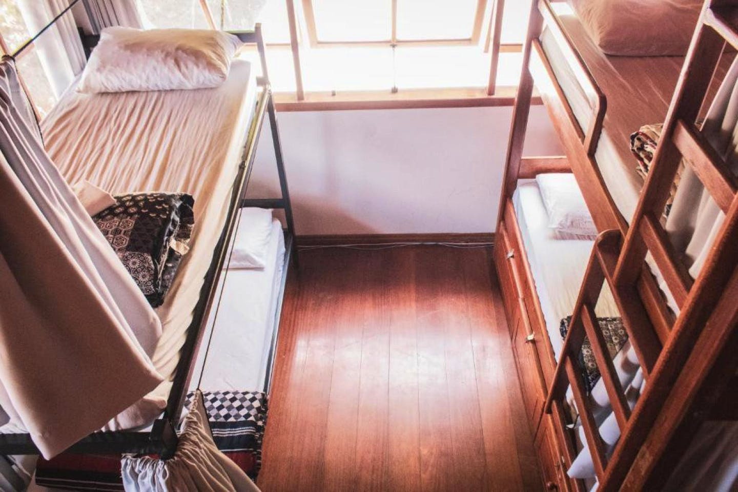  Female Shared Room  -  Comfortable Vibrant House w/ Coworking + Outdoor Areas + River deck  - Gallery -  8
