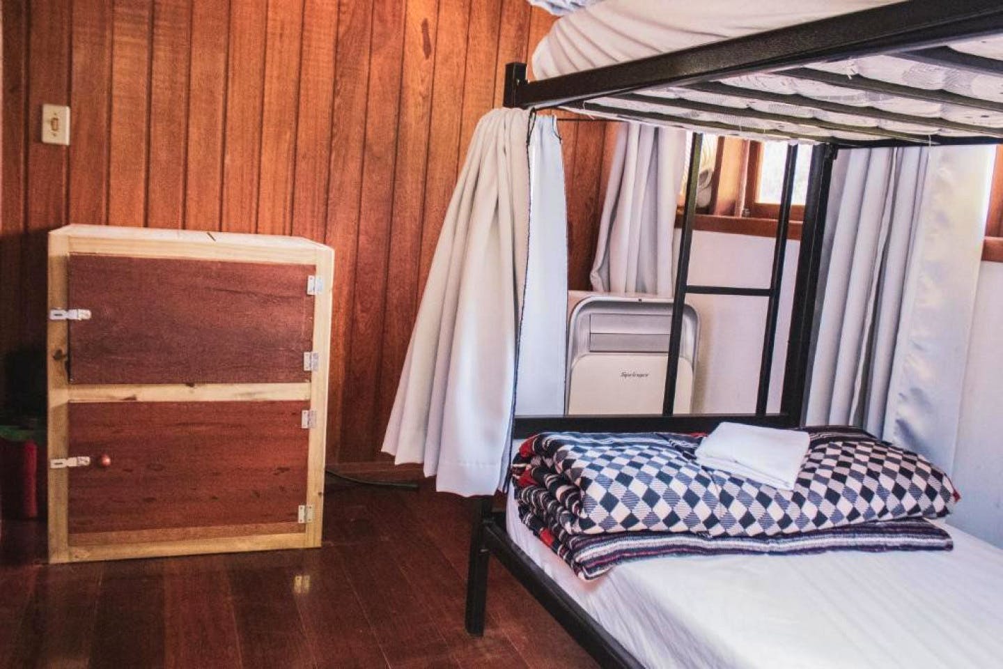  Female Shared Room  -  Comfortable Vibrant House w/ Coworking + Outdoor Areas + River deck  - Gallery -  10