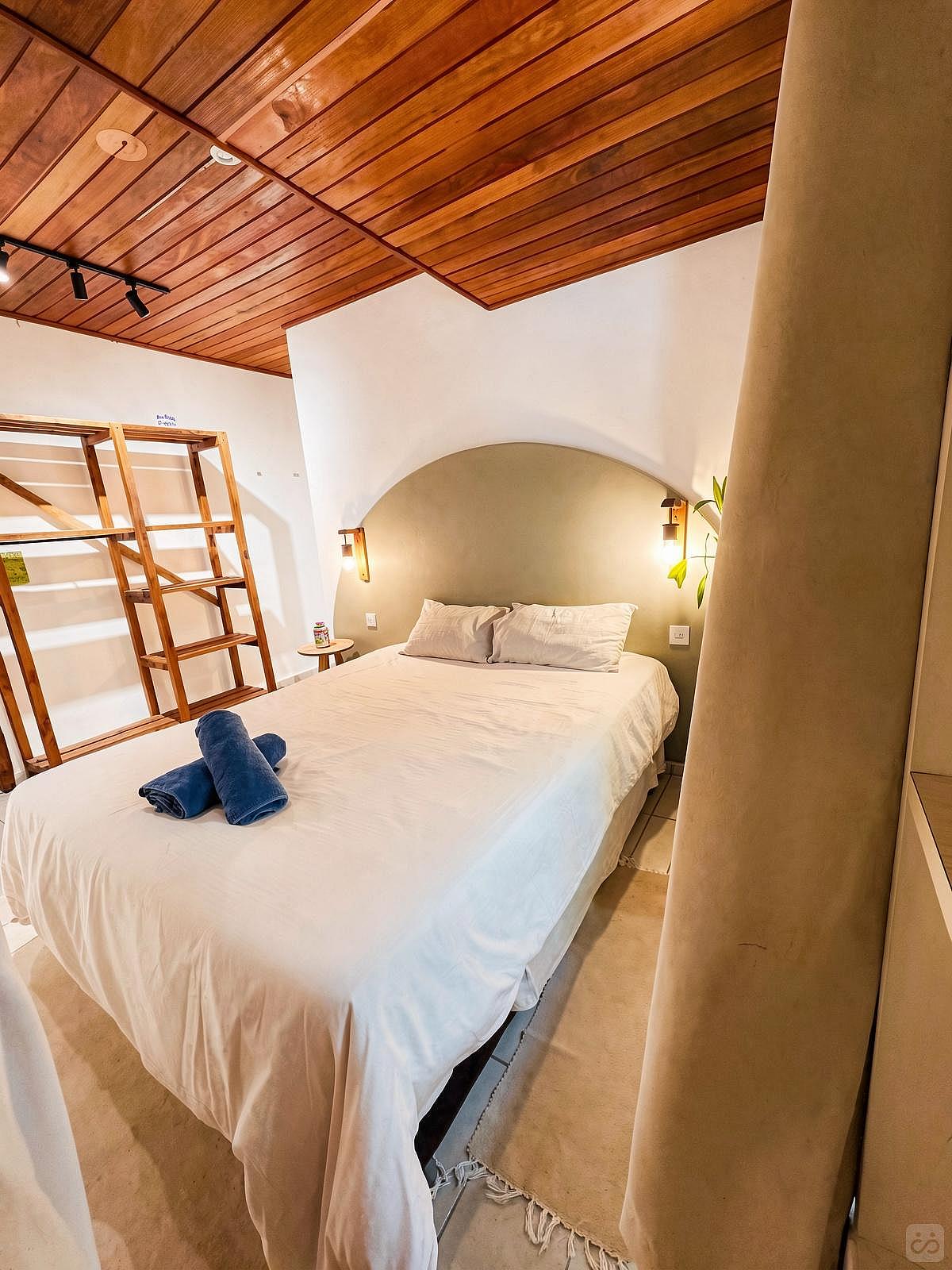  Private Ensuite Queen Bed  -  Comfortable Vibrant House w/ Coworking + Outdoor Areas + River deck  - Gallery -  24