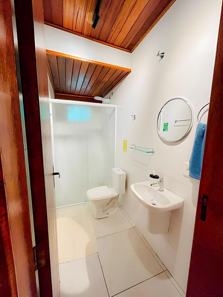  Private Ensuite Queen Bed  -  Comfortable Vibrant House w/ Coworking + Outdoor Areas + River deck  - Gallery -  22