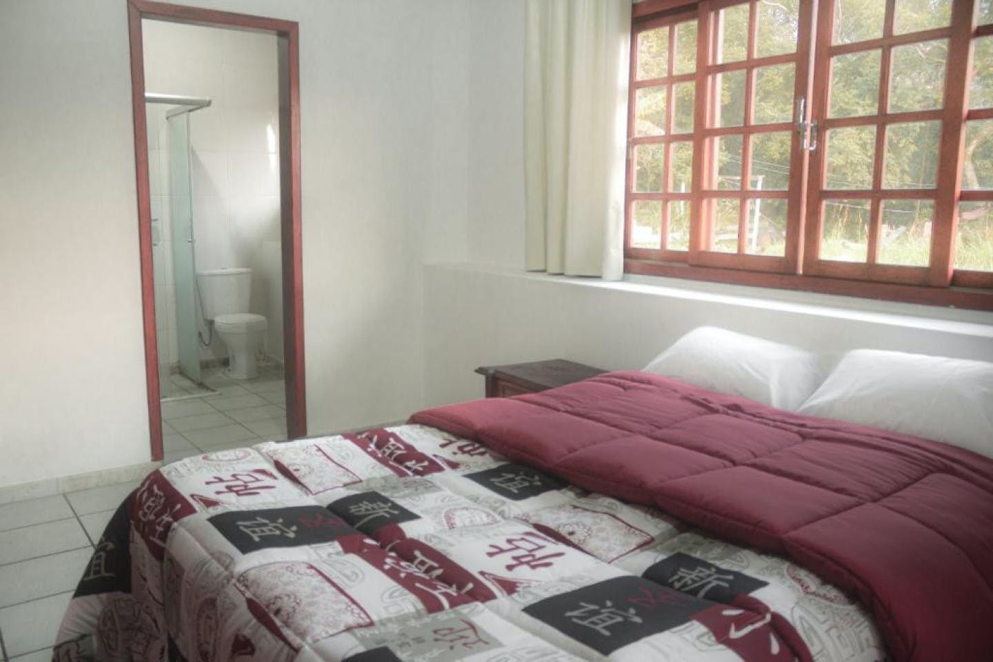  Private Ensuite Queen Bed  -  Comfortable Vibrant House w/ Coworking + Outdoor Areas + River deck  - Gallery -  1