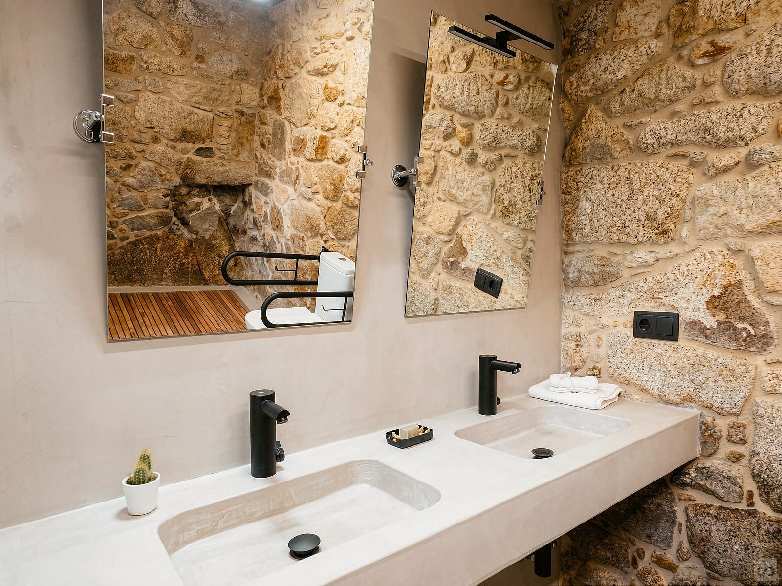  O Galiñeiro Room  -  Galicia Home  - Gallery -  59
