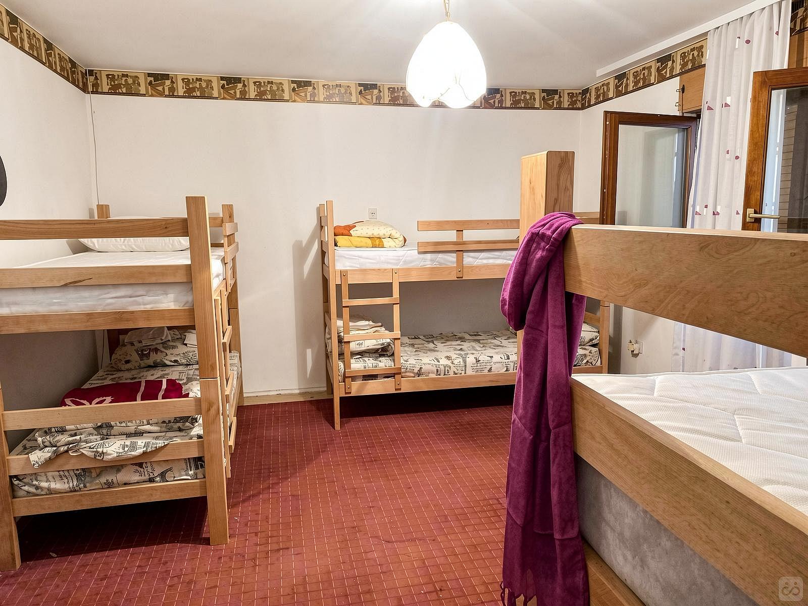 Bed In A 4-Bed Gender Separated Room - Quiet Country House w/ Coworking + Terrace - Gallery - 5