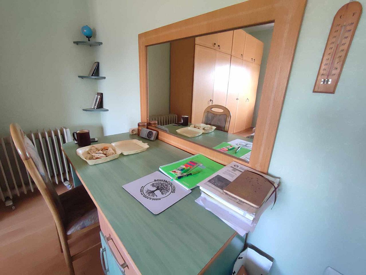 Green Room - Quiet Country House w/ Coworking + Terrace - Gallery - 2
