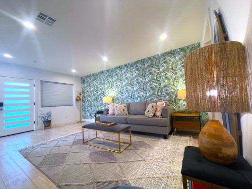 Elegant Stunning Townhouse w/ Kitchen + Outdoor Space  - Gallery -  2