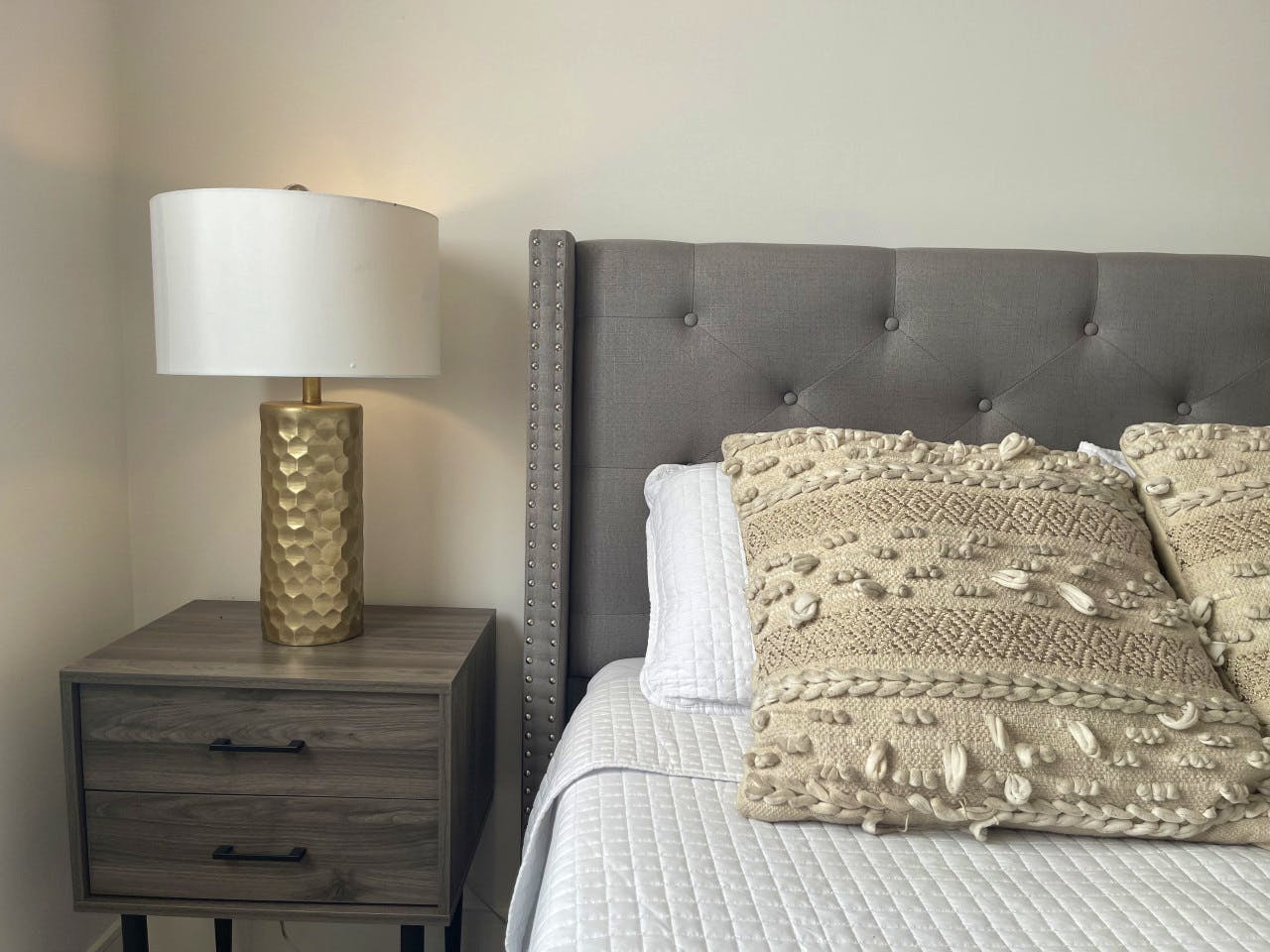  Private Room  -  Elegant Stunning Townhouse w/ Kitchen + Outdoor Space  - Gallery -  40