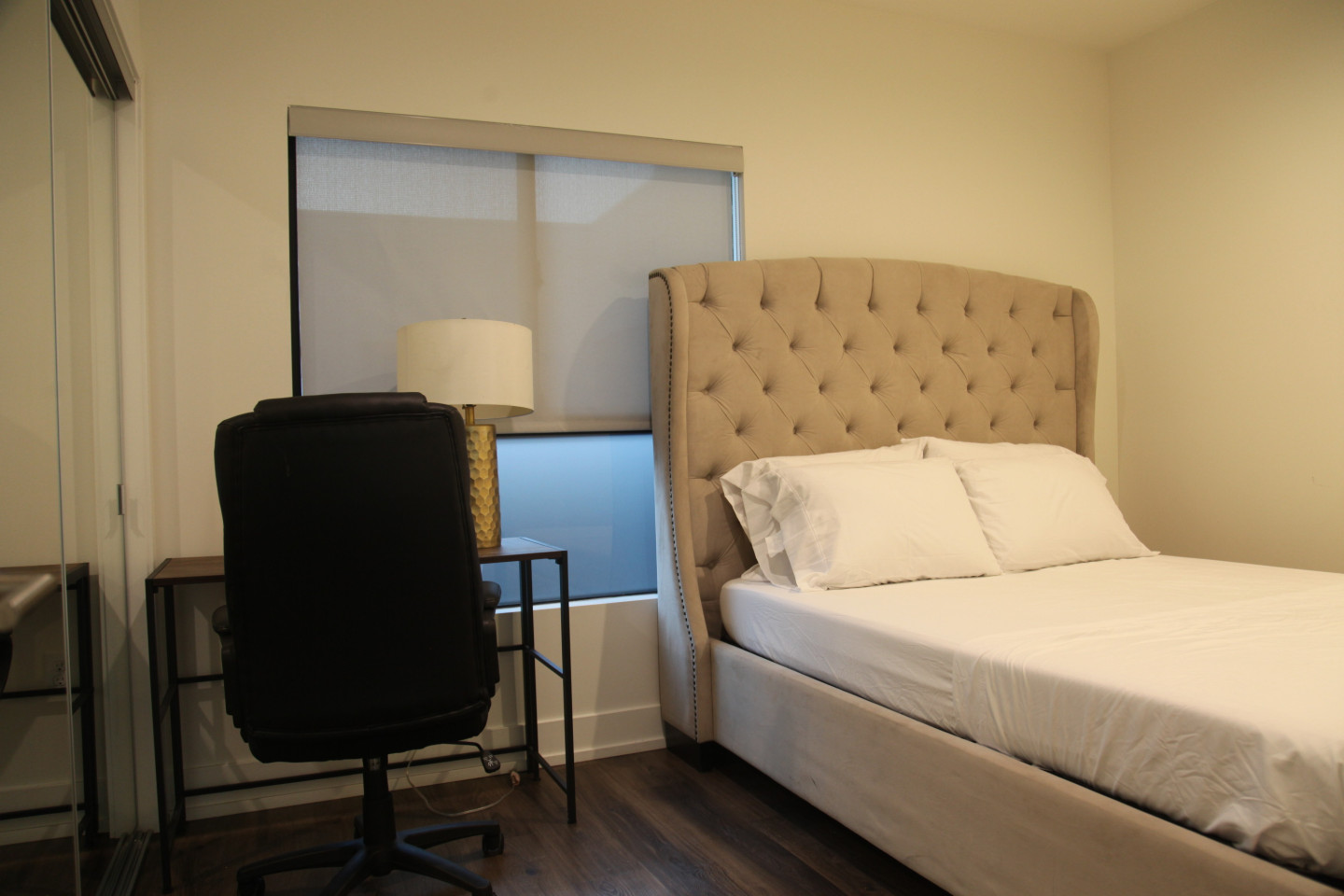 Private Room - Elegant Stunning Townhouse w/ Kitchen + Outdoor Space - Gallery - 69