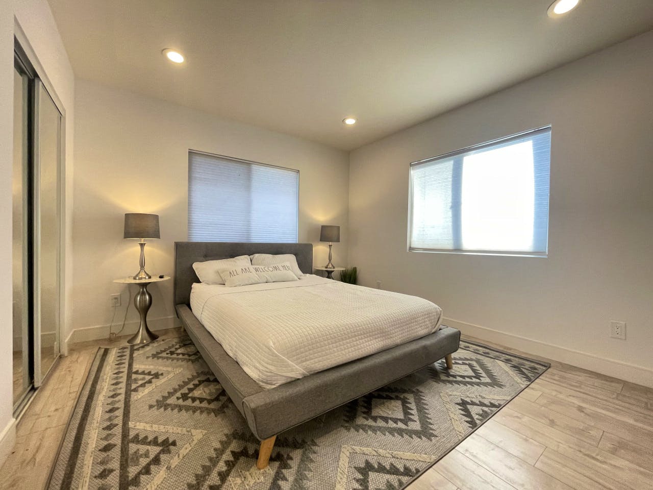 Private Room - Elegant Stunning Townhouse w/ Kitchen + Outdoor Space - Gallery - 43