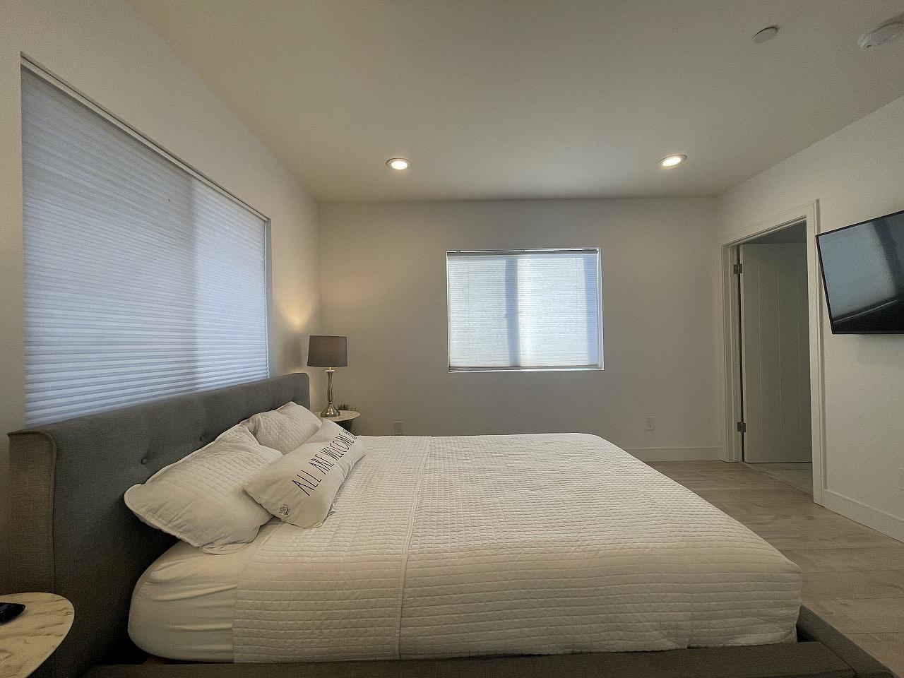 Private Room - Elegant Stunning Townhouse w/ Kitchen + Outdoor Space - Gallery - 64