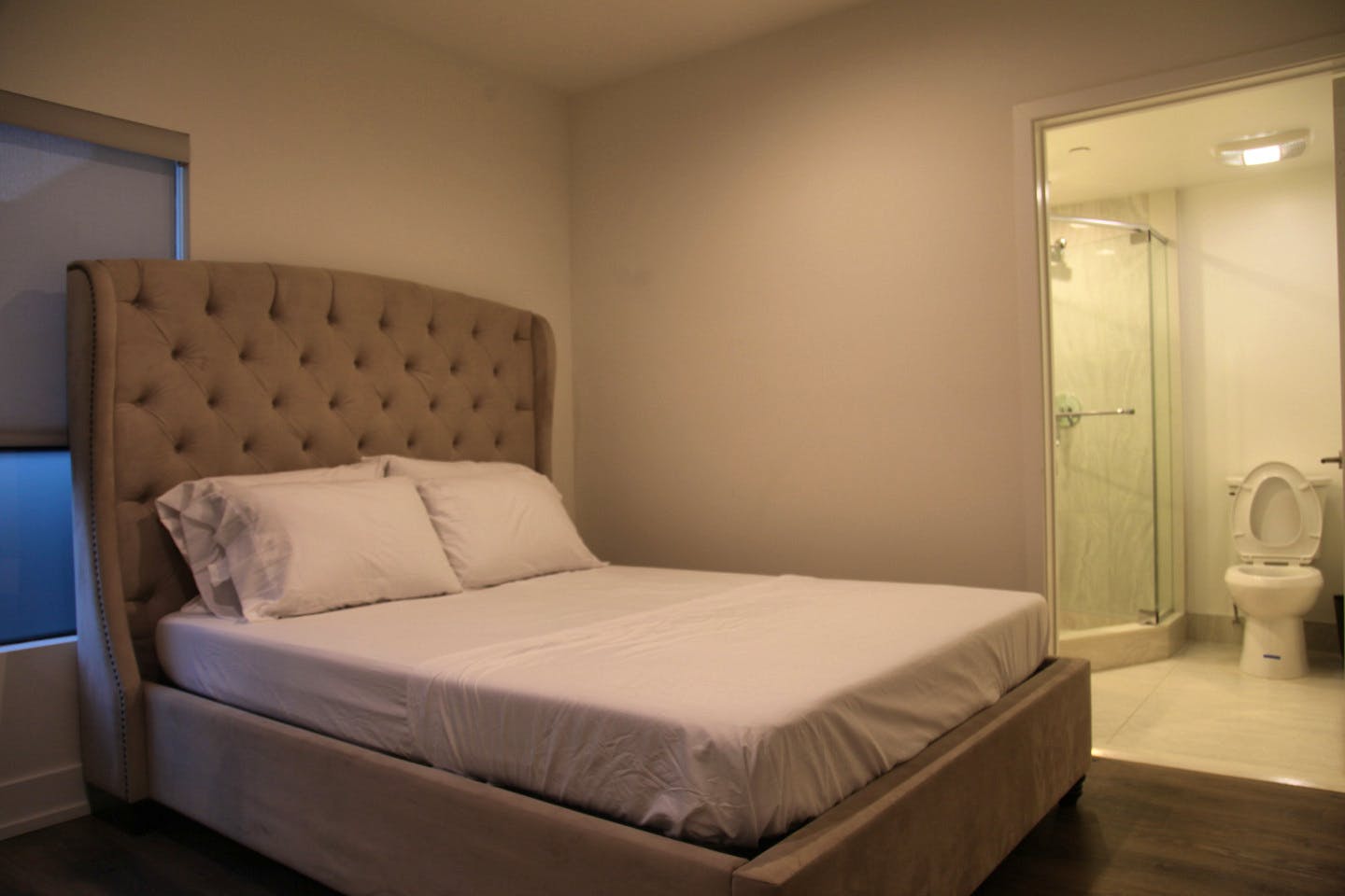 Private Room - Elegant Stunning Townhouse w/ Kitchen + Outdoor Space - Gallery - 46