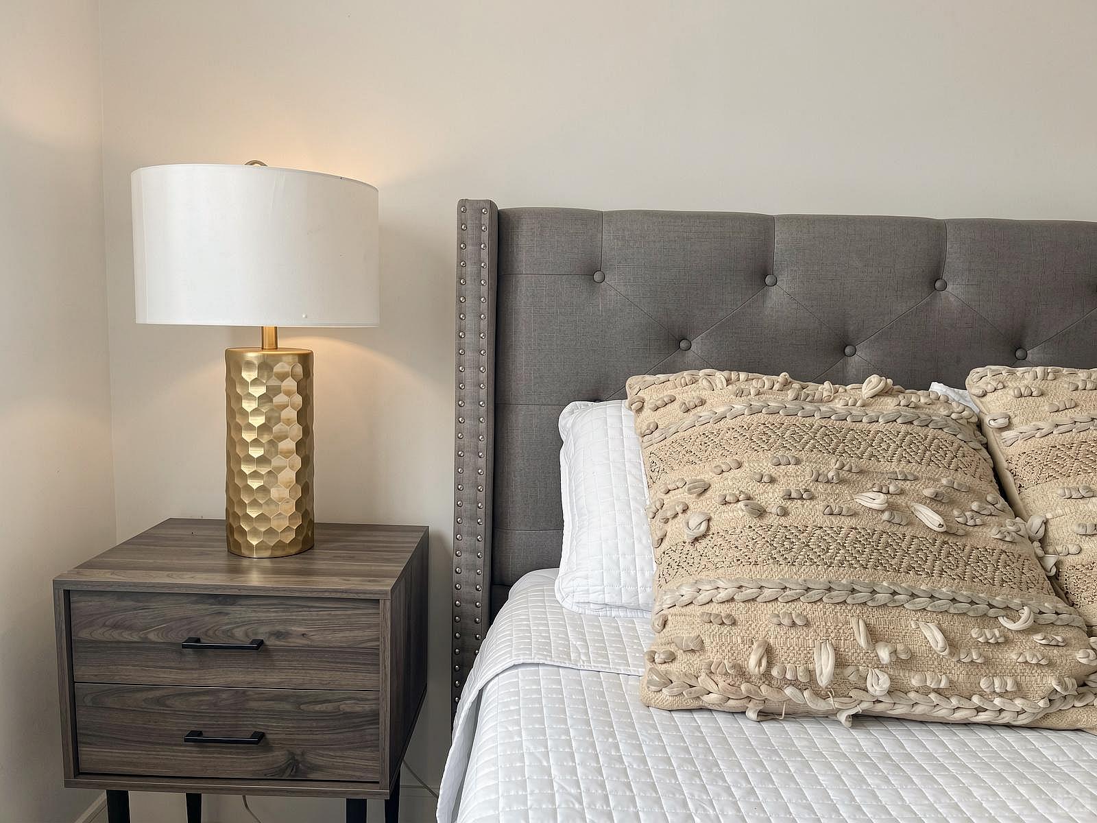 Private Room - Elegant Stunning Townhouse w/ Kitchen + Outdoor Space - Gallery - 5