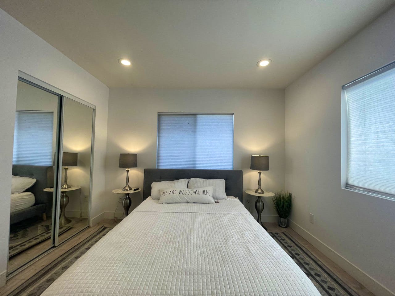 Private Room - Elegant Stunning Townhouse w/ Kitchen + Outdoor Space - Gallery - 42