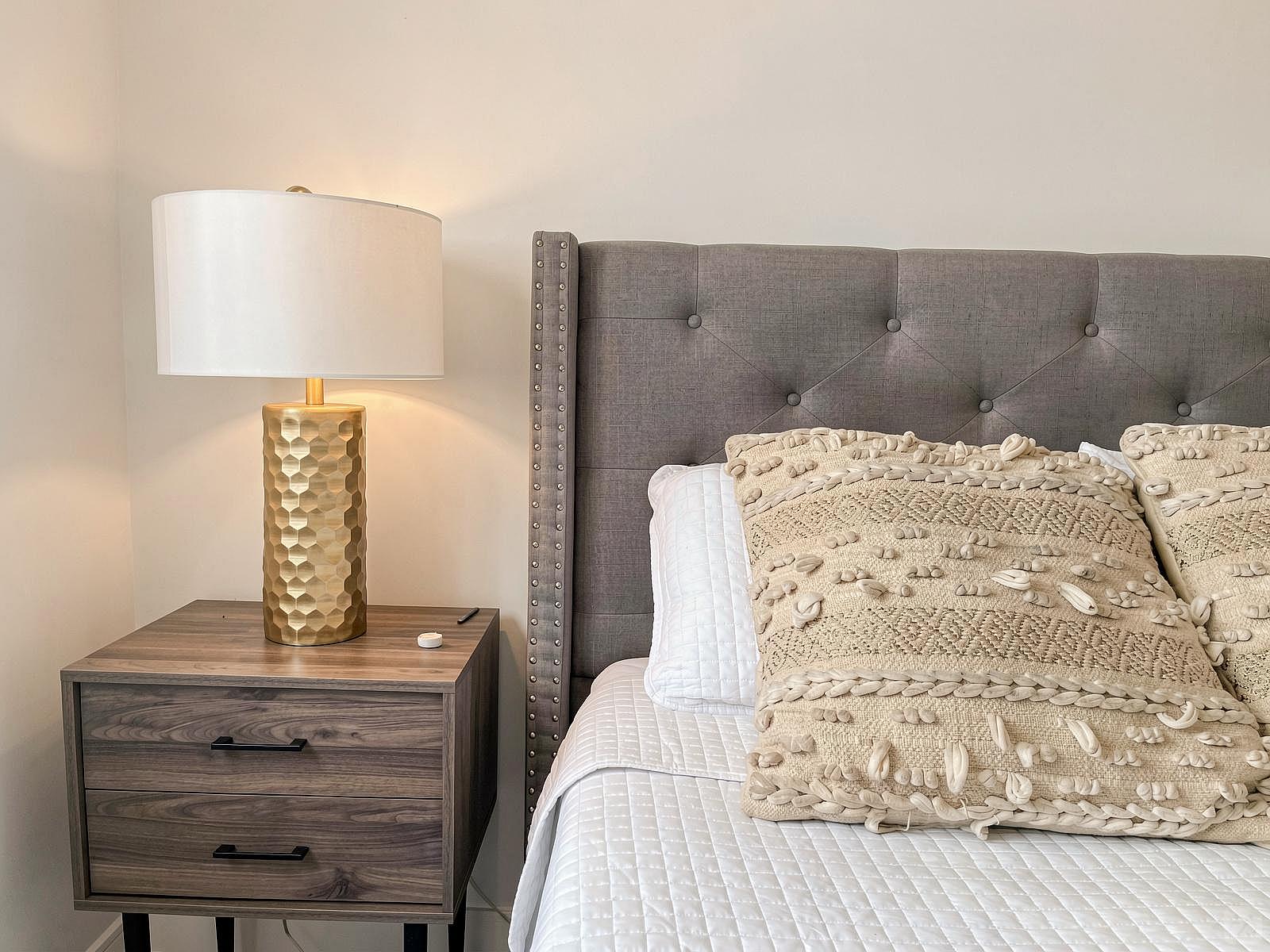  Private Room  -  Elegant Stunning Townhouse w/ Kitchen + Outdoor Space  - Gallery -  30