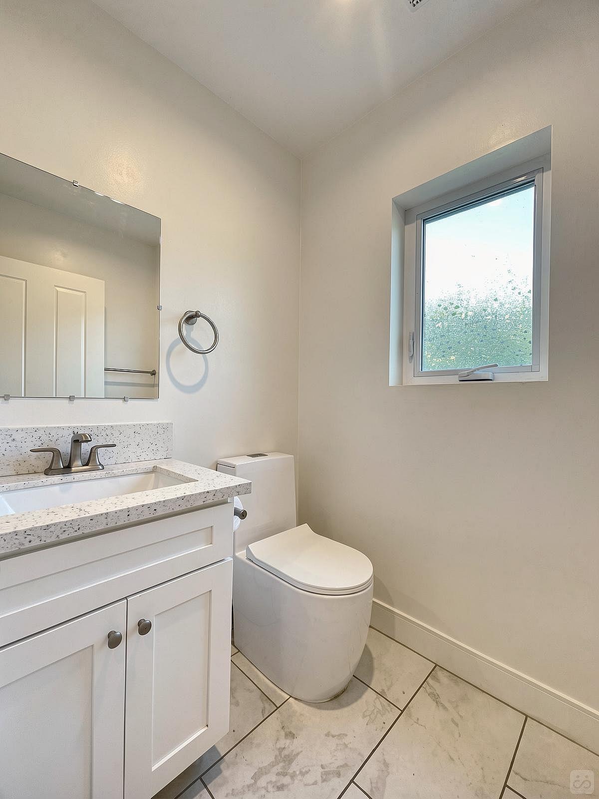  Double Room  -  Elegant Stunning Townhouse w/ Kitchen + Outdoor Space  - Gallery -  2