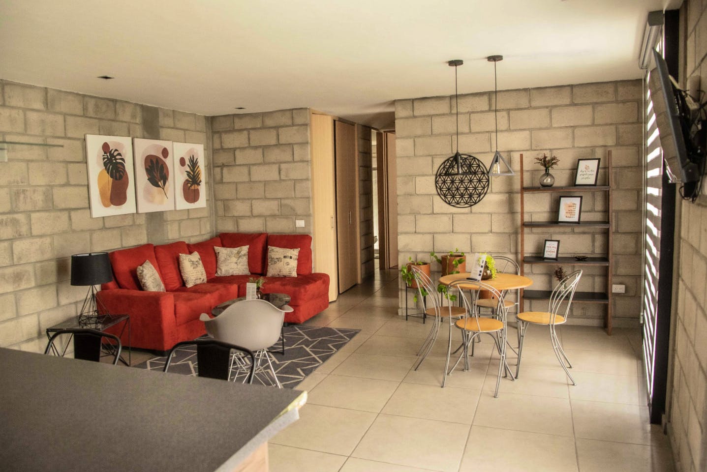 Apartment IV W/ 2 Bedrooms / 1 Bathroom - 1