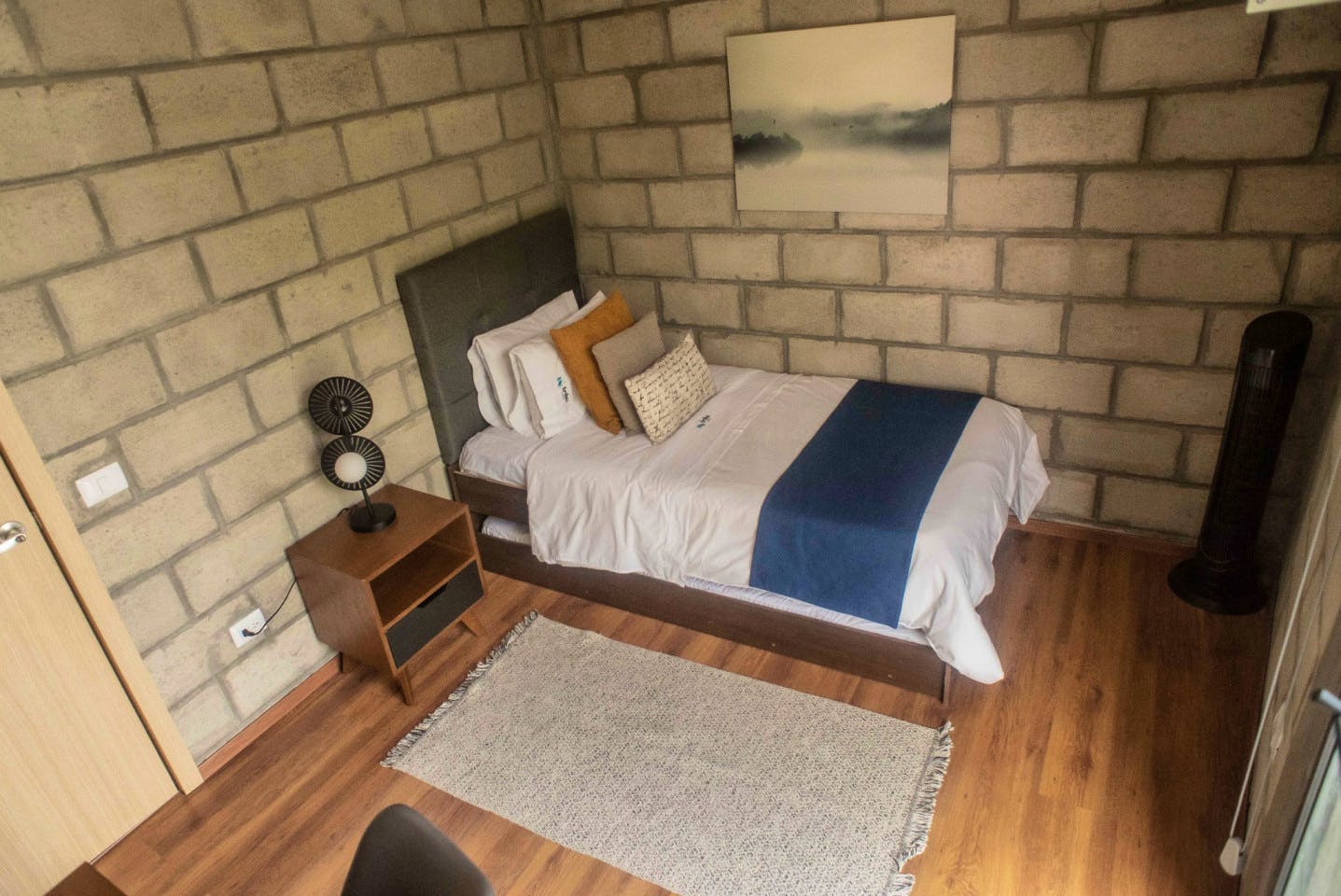 Apartment IV W/ 2 Bedrooms / 1 Bathroom - 6