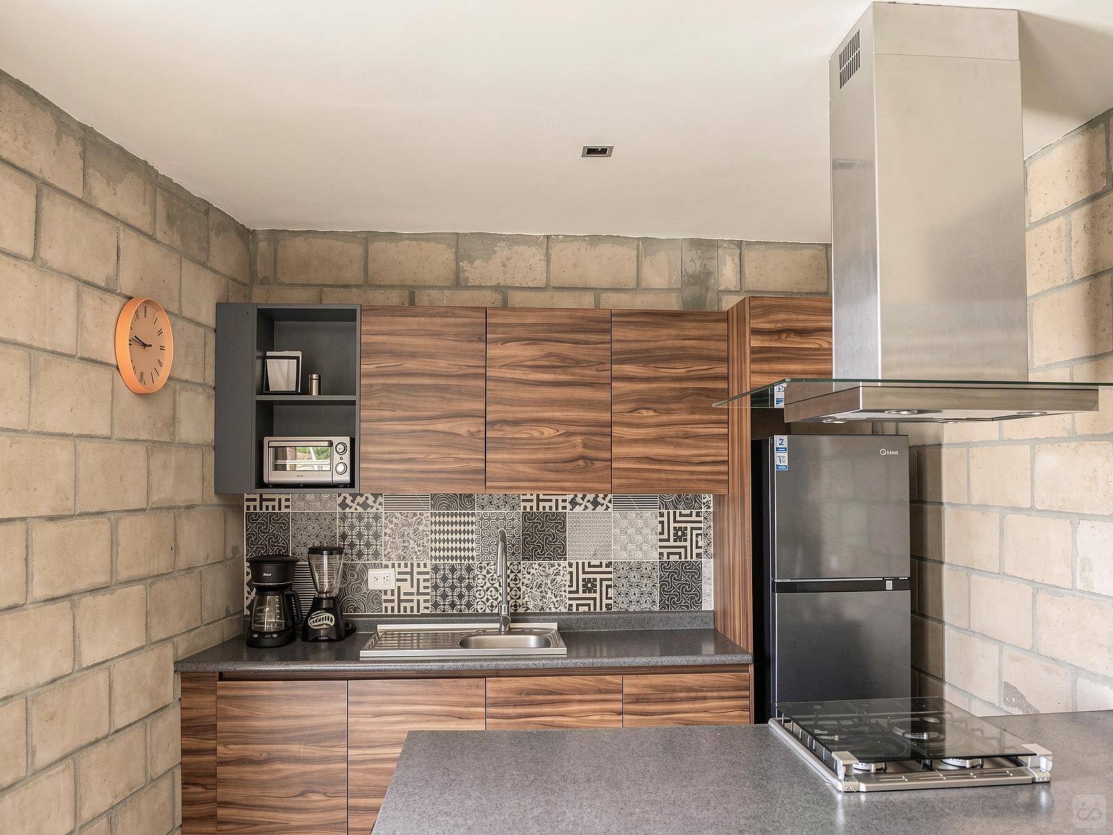 Apartment IV W/ 2 Bedrooms / 1 Bathroom - 44