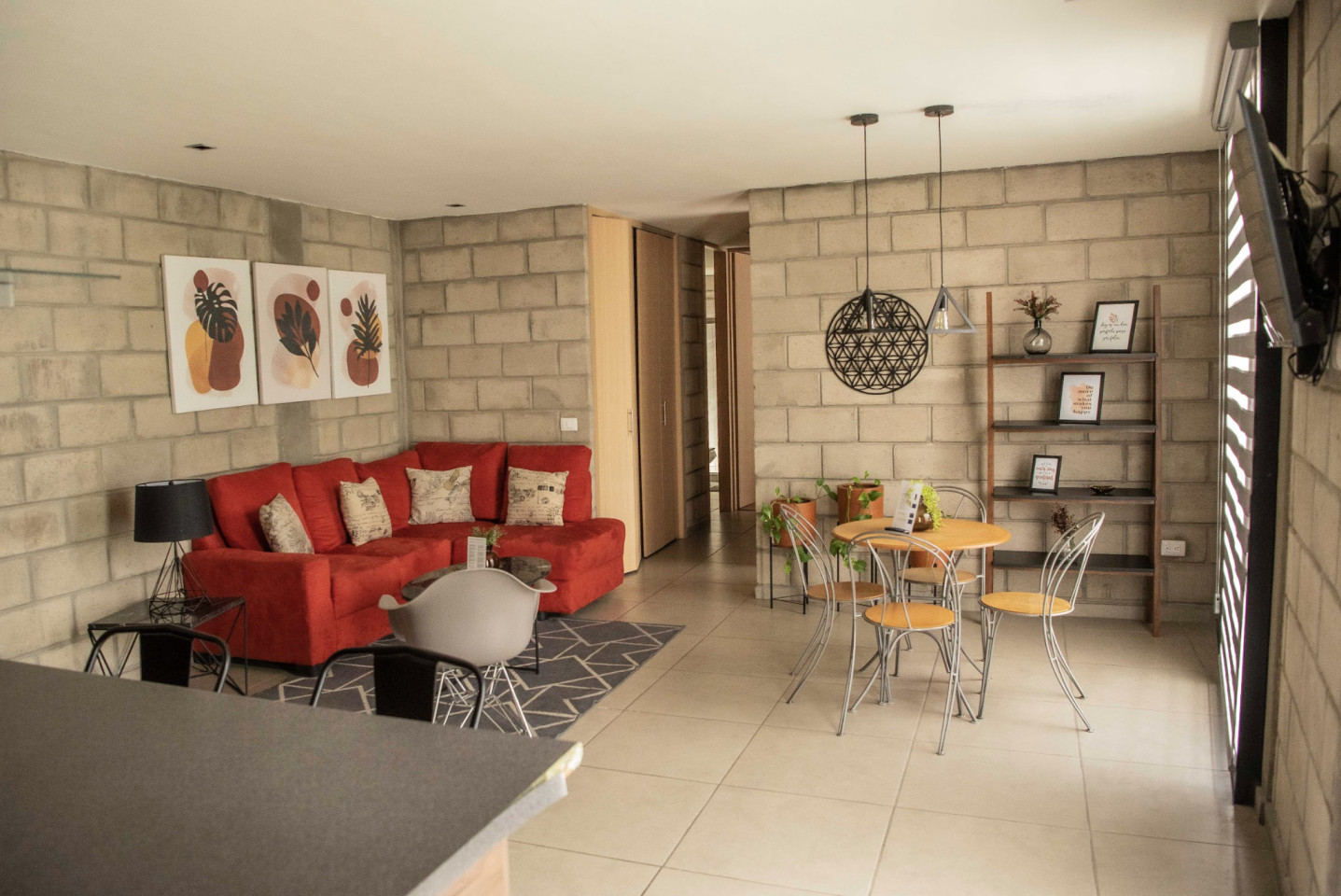 Apartment IV W/ 2 Bedrooms / 1 Bathroom - 21
