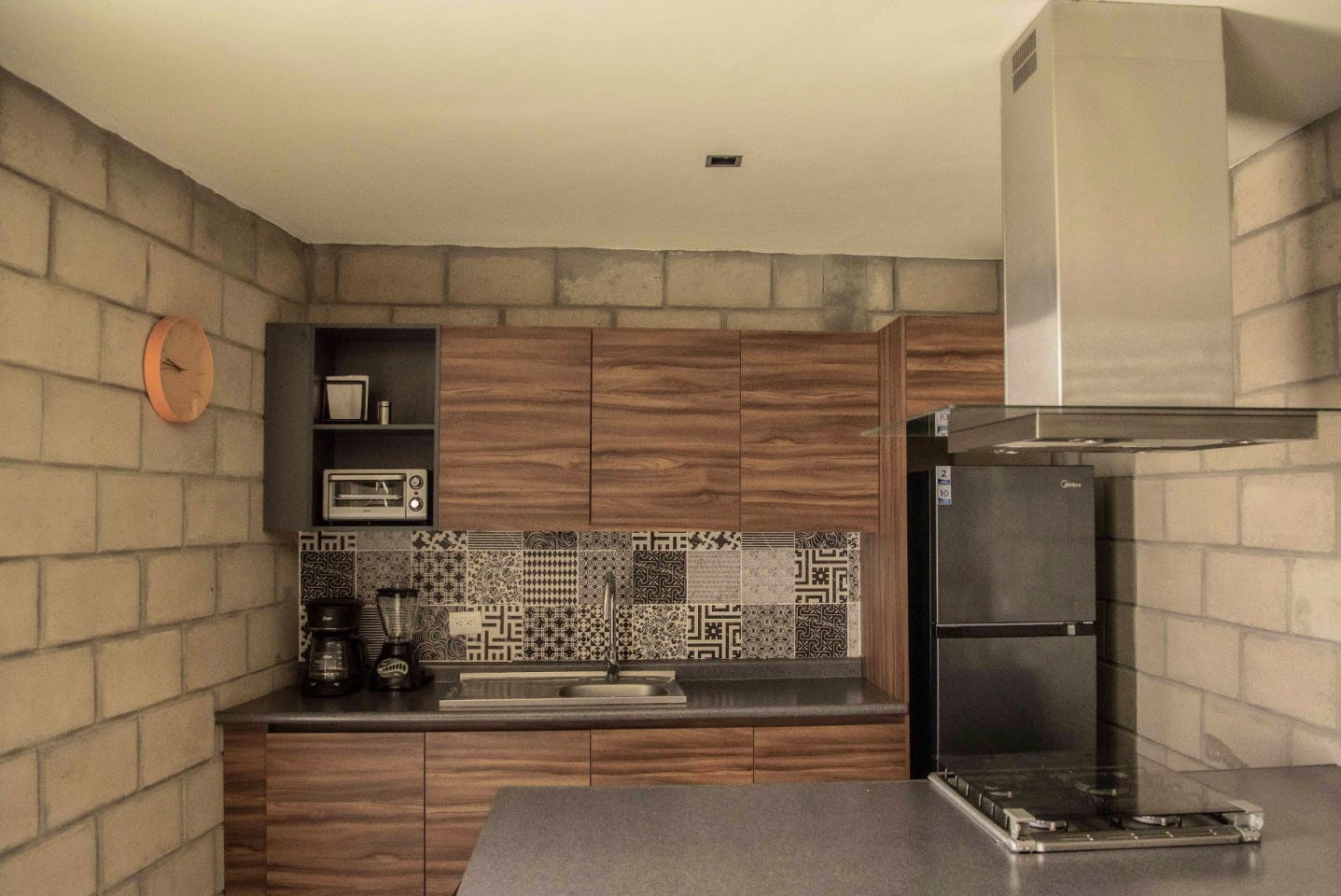 Apartment IV W/ 2 Bedrooms / 1 Bathroom - 4