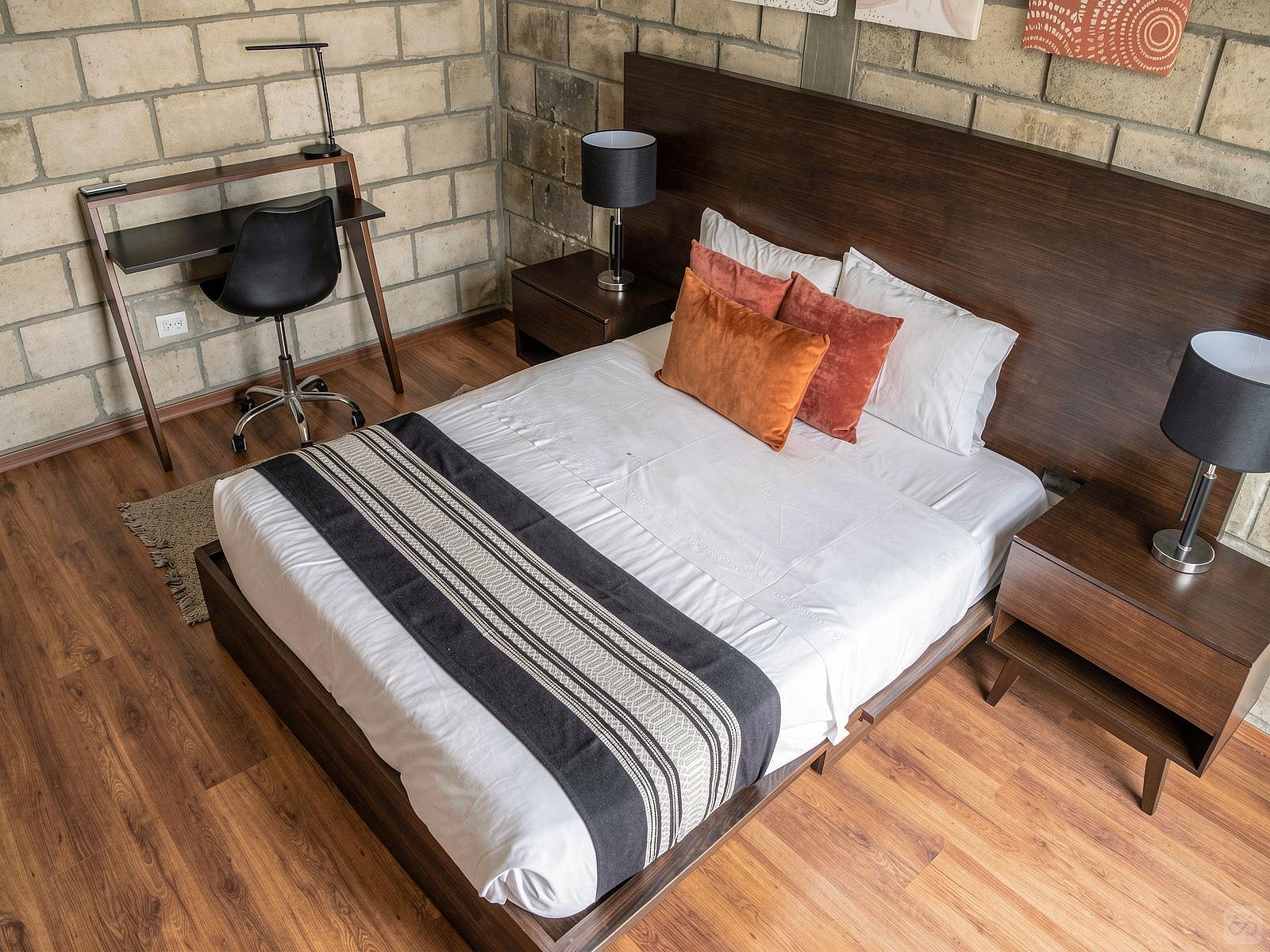 Apartment IV W/ 2 Bedrooms / 1 Bathroom - 47