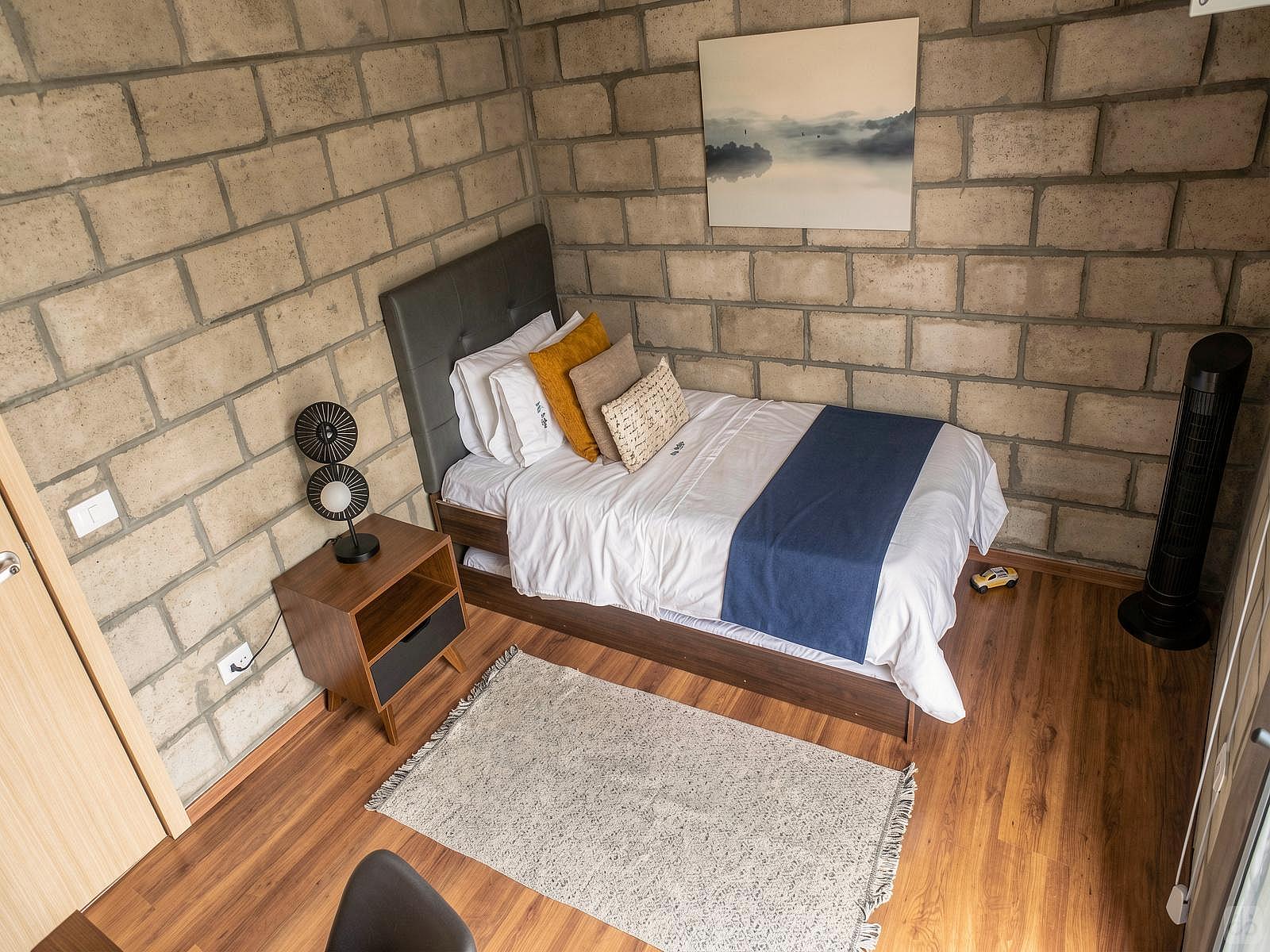 Apartment IV W/ 2 Bedrooms / 1 Bathroom - 46