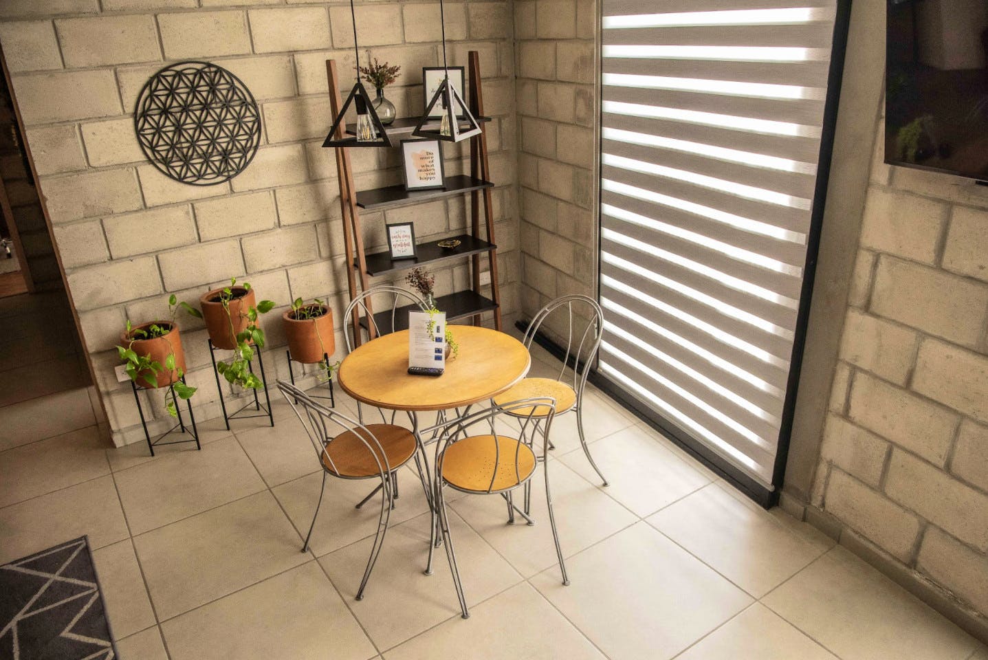 Apartment IV W/ 2 Bedrooms / 1 Bathroom - 13