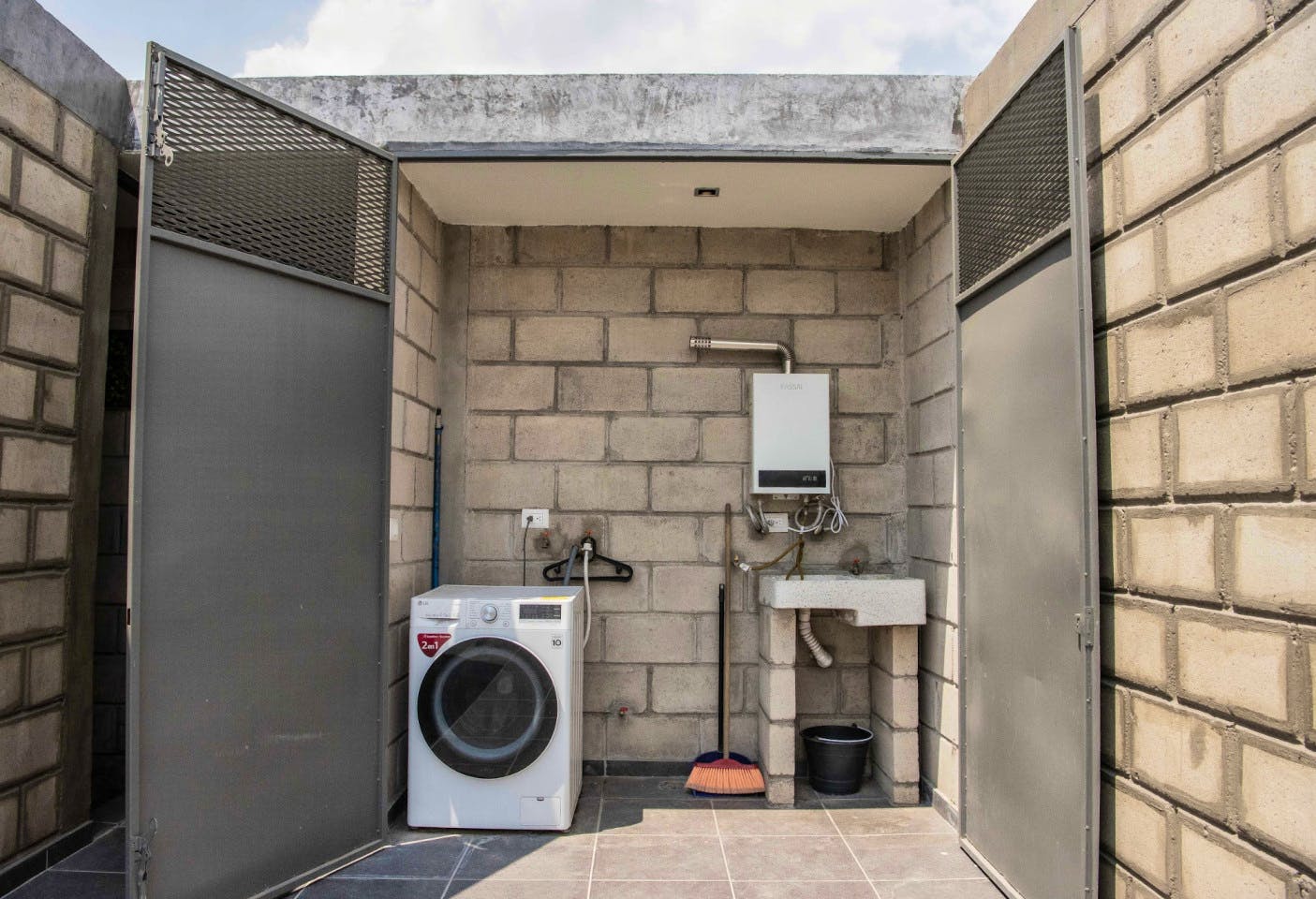 Apartment VI W/ 2 Bedrooms / 2 Bathrooms/ Terrace - 2