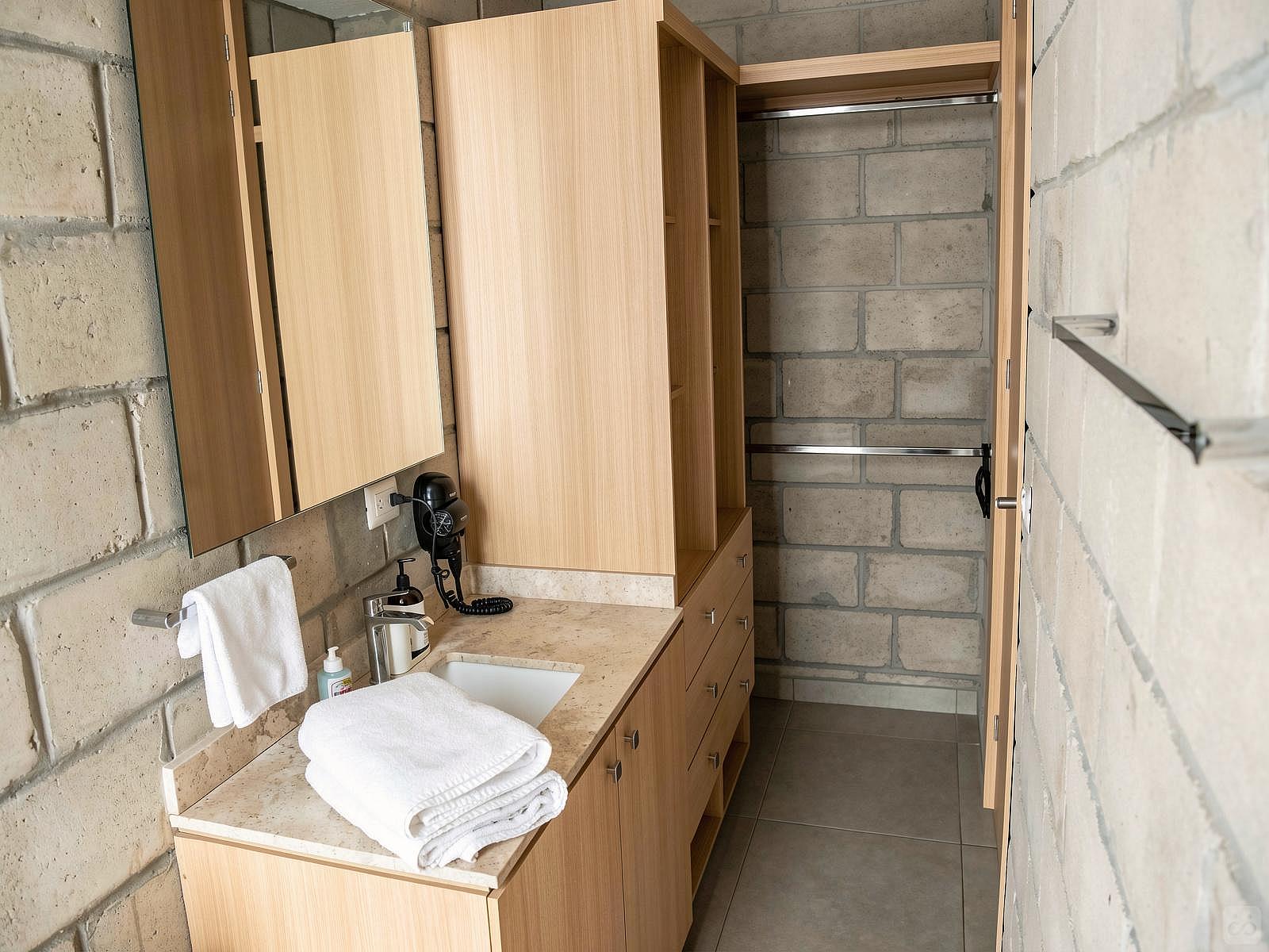 Apartment VI W/ 2 Bedrooms / 2 Bathrooms/ Terrace - 25
