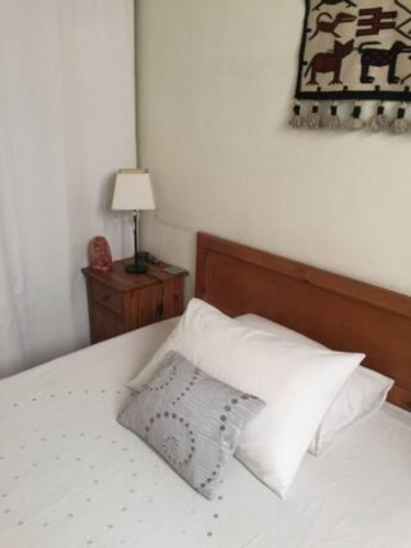 Nice double bedroom in Barcelona city centre - only women can apply