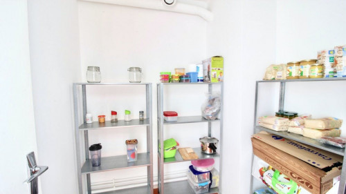 Spacious apartment located near the RER A