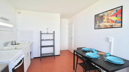 Spacious apartment located near the RER A