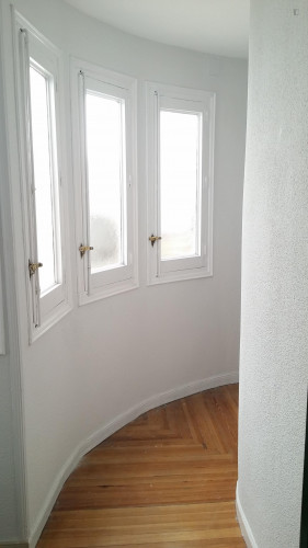 Single bedroom in a 8-bedroom flat, in Trafalgar - Gallery - 12