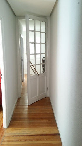 Single bedroom in a 8-bedroom flat, in Trafalgar - Gallery - 11