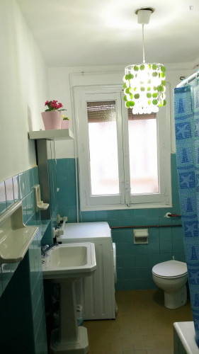 Single bedroom in a 8-bedroom flat, in Trafalgar - Gallery - 10