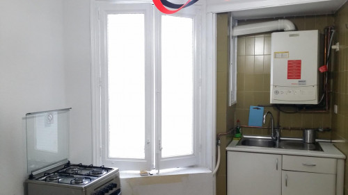 Single bedroom in a 8-bedroom flat, in Trafalgar - Gallery - 6
