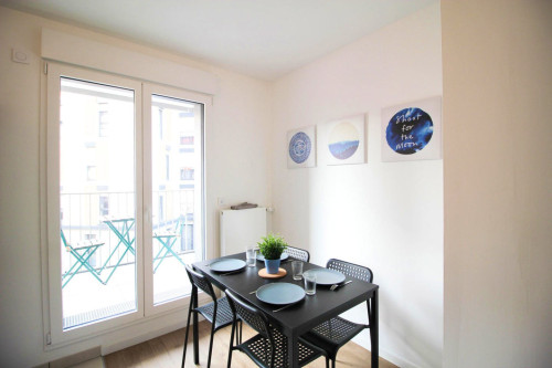 4 bedroom apartment near Paris