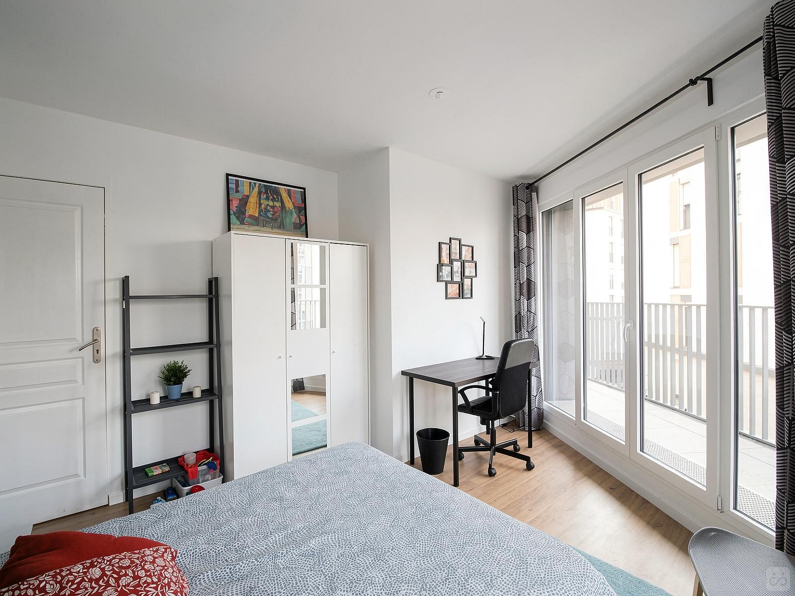 Bright And Quiet Room - 13m² - CL9 - Cozy Stylish Apt. - Gallery - 1