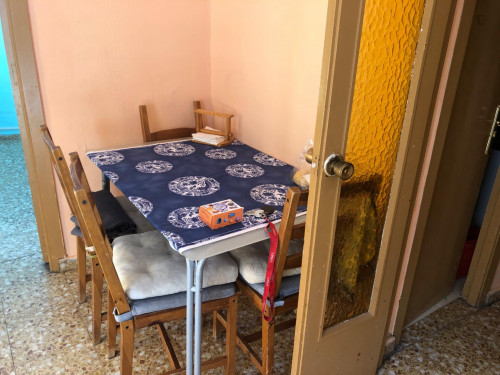 Snug double bed in a 4-bedroom flat in Malasaña - Gallery - 6